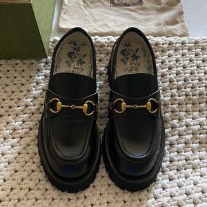 Authentic Gucci Leather lug sole Horsebit loafer size 9.5